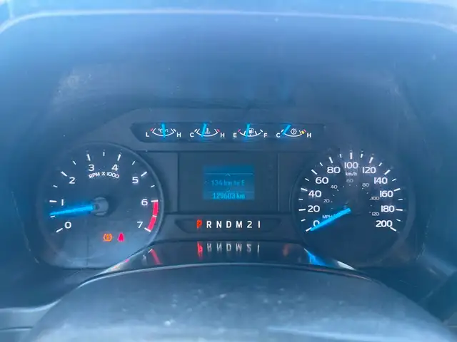 2017 Ford Super Duty F-350 SRW ONLY 129K - 4WD Crew Cab - CLEAN - Photo 9