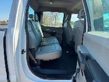 2017 Ford Super Duty F-350 SRW ONLY 129K - 4WD Crew Cab - CLEAN - Photo 10