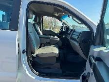 2017 Ford Super Duty F-350 SRW ONLY 129K - 4WD Crew Cab - CLEAN - Photo 11