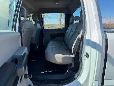 2017 Ford Super Duty F-350 SRW ONLY 129K - 4WD Crew Cab - CLEAN - Photo 12