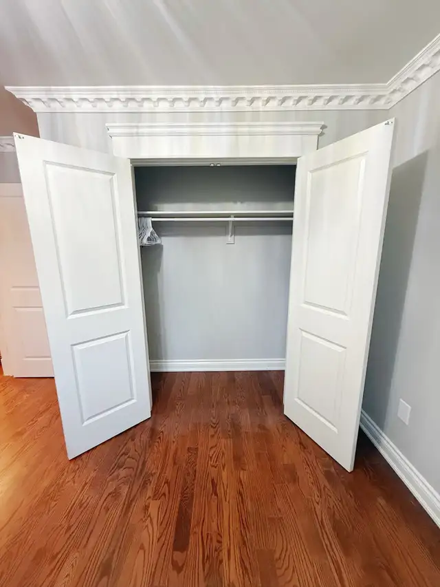 Room for rent near subway and Yorkdale (Female Only) - Photo 2