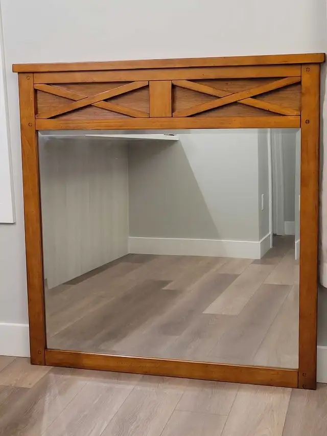 Mirror top dresser or at the Wall - Photo 3