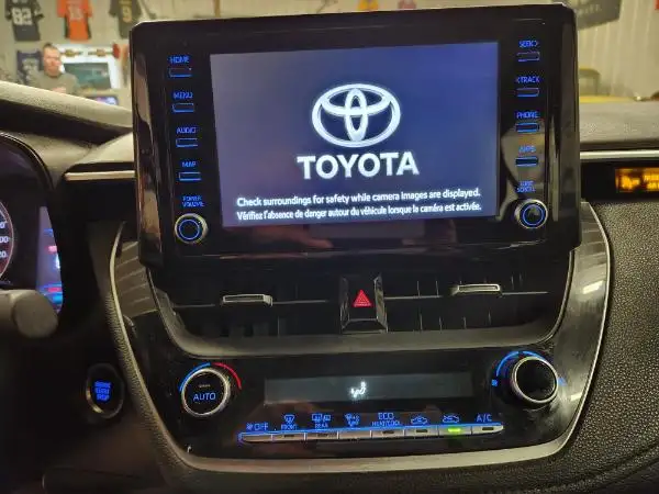 2022 Toyota Corolla SE - Photo 16