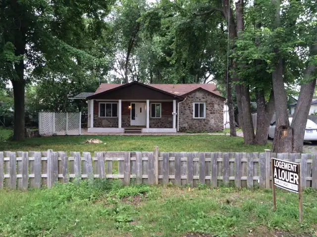 5 1/2 Cozy house renov., near waterfront, gararg, fireplace...