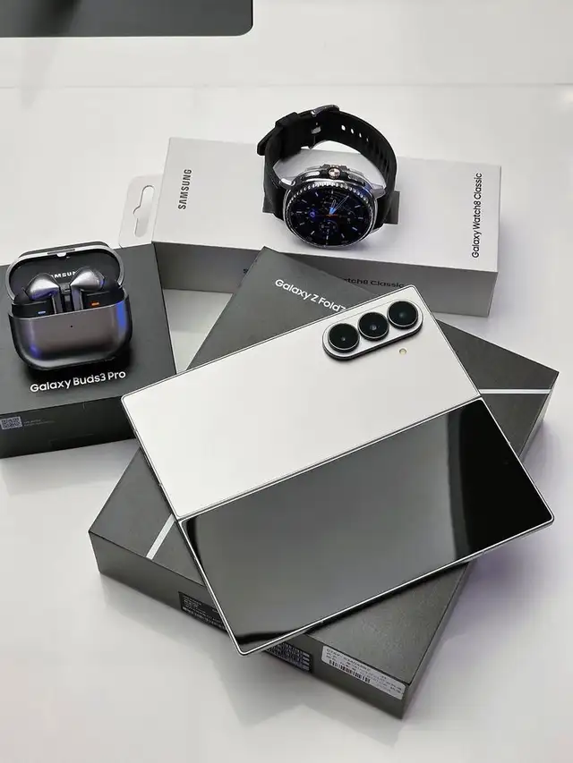 New Arrival in box and unlocked SAMSUNG GALAXY S25