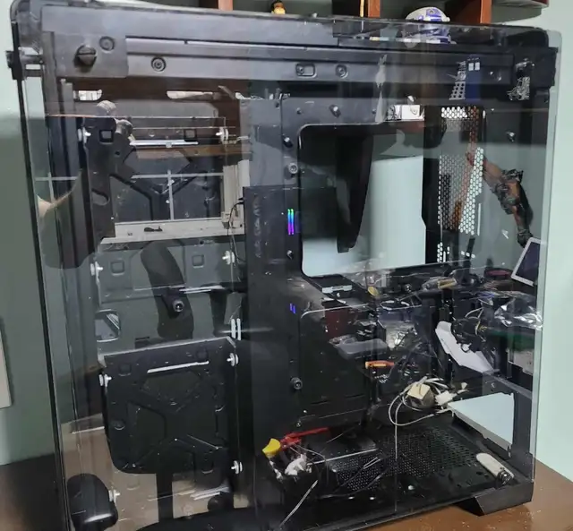 CORSAIR CRYSTAL 570X RGB CASE – TEMPERED GLASS – 3 RGB FANS $110 - Photo 5