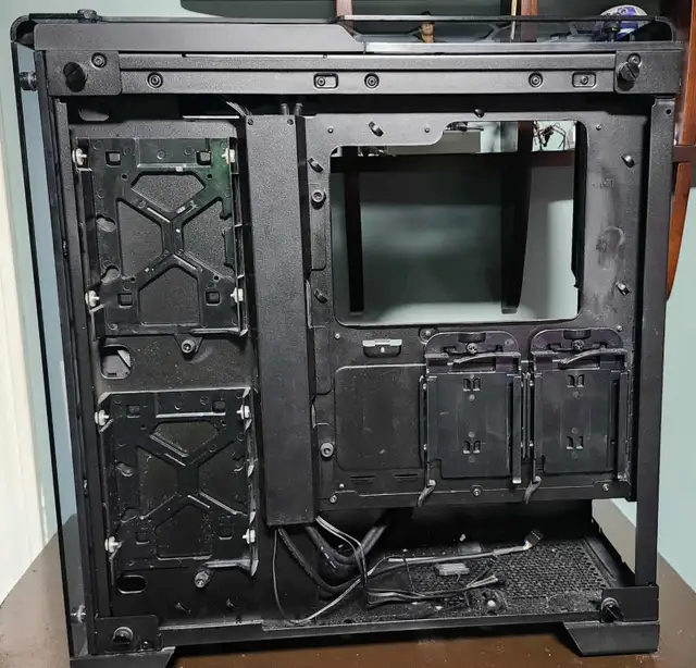 CORSAIR CRYSTAL 570X RGB CASE – TEMPERED GLASS – 3 RGB FANS $110 - Photo 8