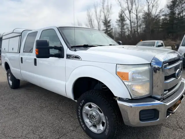 2012 Ford Super Duty F-350 SRW 8Ft Box, 4x4 - Photo 3