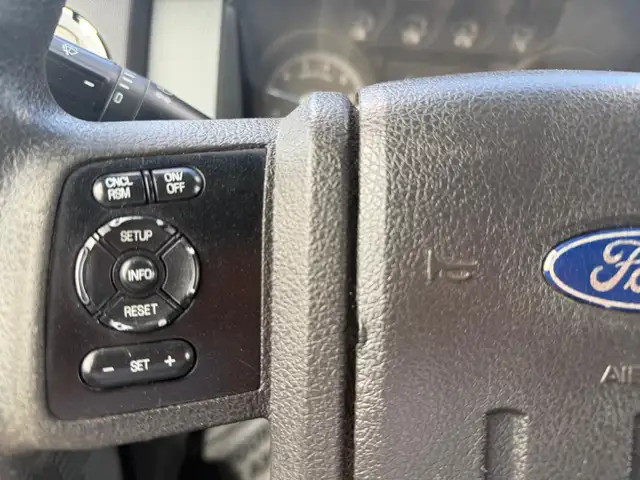 2012 Ford Super Duty F-350 SRW 8Ft Box, 4x4 - Photo 9