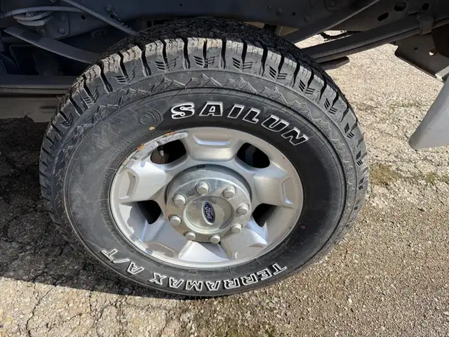 2012 Ford Super Duty F-350 SRW 8Ft Box, 4x4 - Photo 13