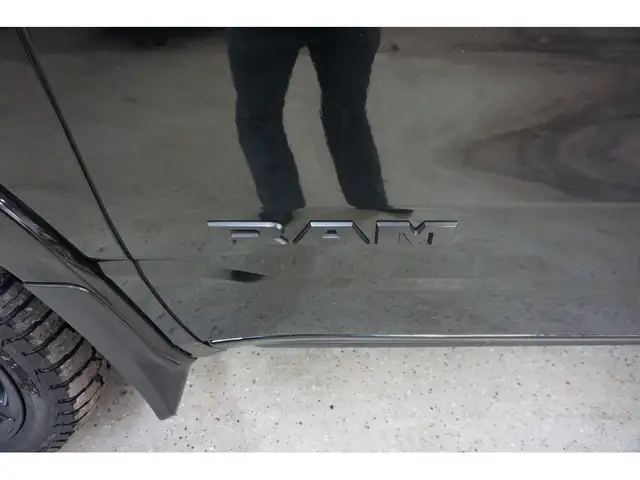 2022 Ram 1500 LARAMIE V8 5.7L 4X4 CREW CUIR - TOIT PANO GPS NAV - Photo 10