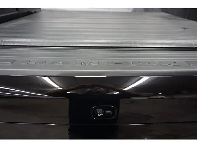 2022 Ram 1500 LARAMIE V8 5.7L 4X4 CREW CUIR - TOIT PANO GPS NAV - Photo 18