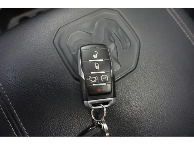 2022 Ram 1500 LARAMIE V8 5.7L 4X4 CREW CUIR - TOIT PANO GPS NAV - Photo 37