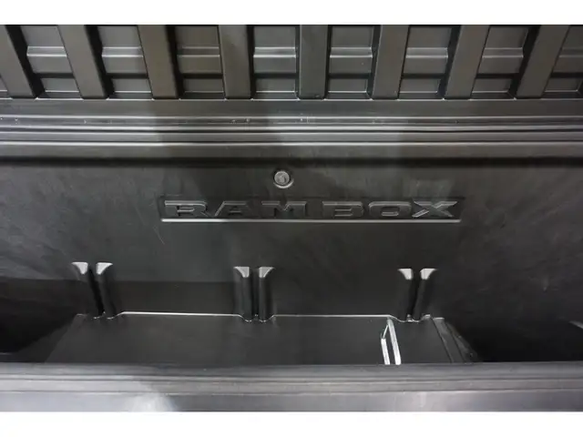 2022 Ram 1500 LARAMIE V8 5.7L 4X4 CREW CUIR - TOIT PANO GPS NAV - Photo 48