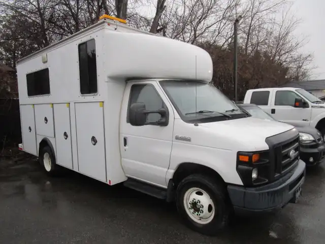 Ford E-450 Cutaway E-450 Super Duty 110 v chauffage isolation ca