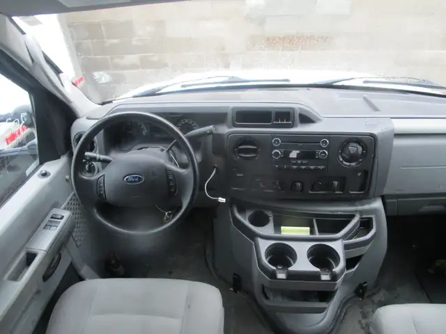 Ford E-450 Cutaway E-450 Super Duty 110 v chauffage isolation ca - Photo 2