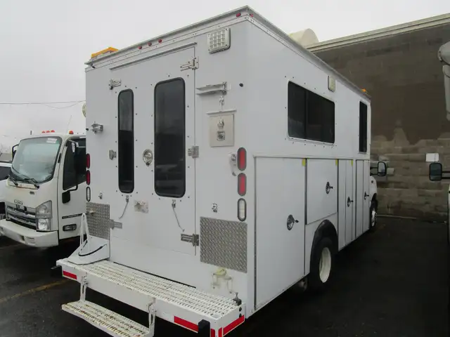 Ford E-450 Cutaway E-450 Super Duty 110 v chauffage isolation ca - Photo 3