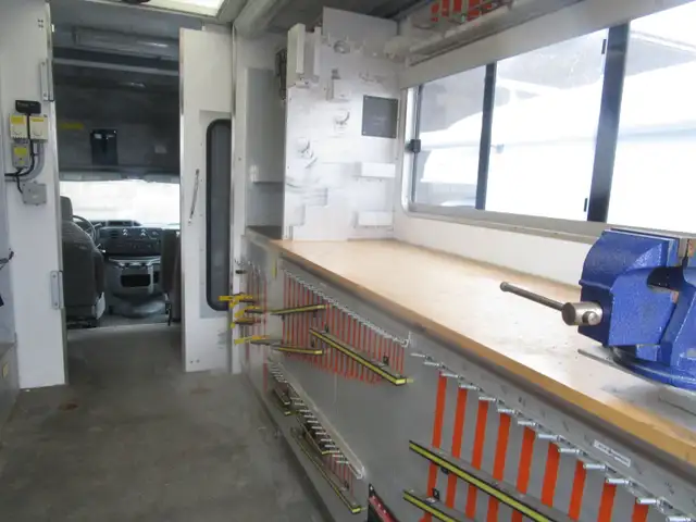 Ford E-450 Cutaway E-450 Super Duty 110 v chauffage isolation ca - Photo 5