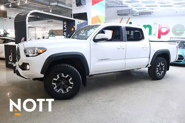 2020 TOYOTA TACOMA - 2020 Toyota Tacoma - Photo 2