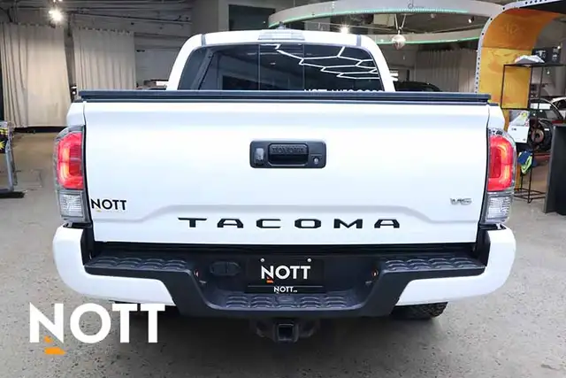 2020 TOYOTA TACOMA - 2020 Toyota Tacoma - Photo 3