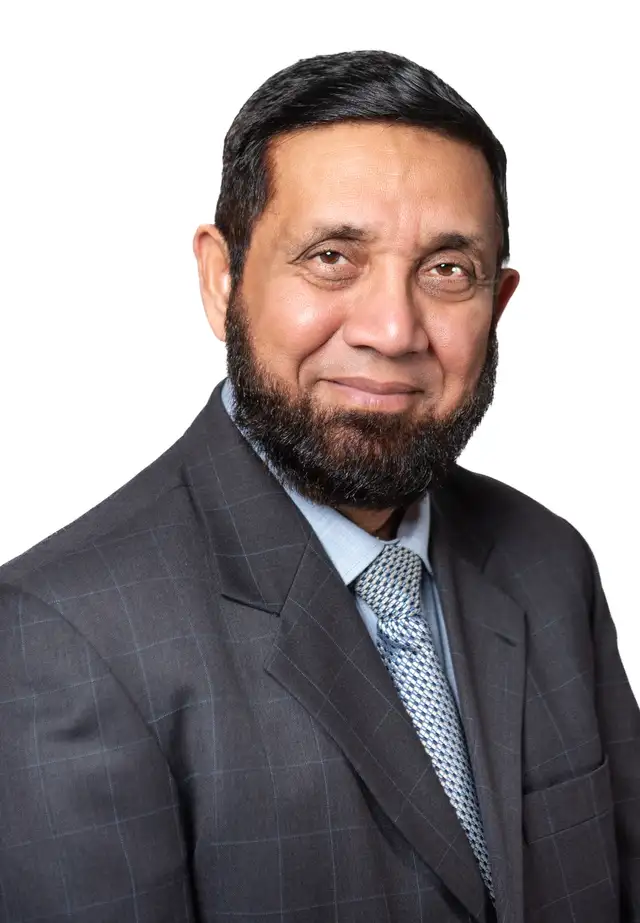 PROFESSIONAL STUDIO HEADSHOT SESSION - Photo 4