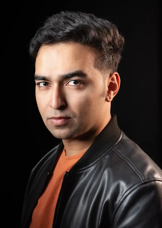 PROFESSIONAL STUDIO HEADSHOT SESSION - Photo 5