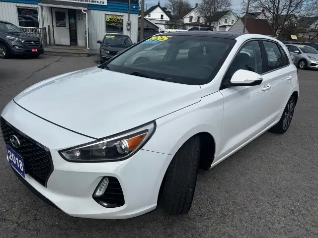 2018 Hyundai Elantra GT GLS, Panoramic Roof, Back-Up-Camera, Pus - Photo 3