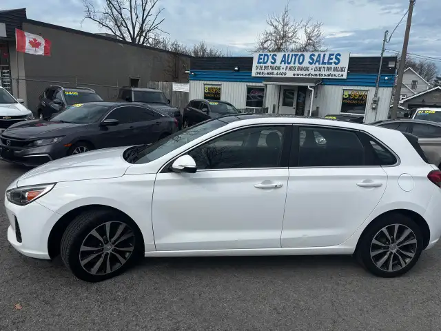 2018 Hyundai Elantra GT GLS, Panoramic Roof, Back-Up-Camera, Pus - Photo 4