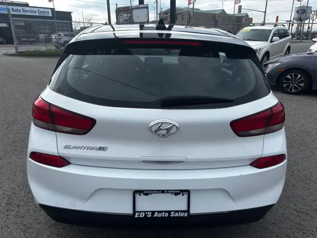 2018 Hyundai Elantra GT GLS, Panoramic Roof, Back-Up-Camera, Pus - Photo 6