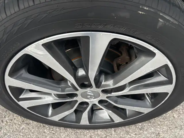 2018 Hyundai Elantra GT GLS, Panoramic Roof, Back-Up-Camera, Pus - Photo 9