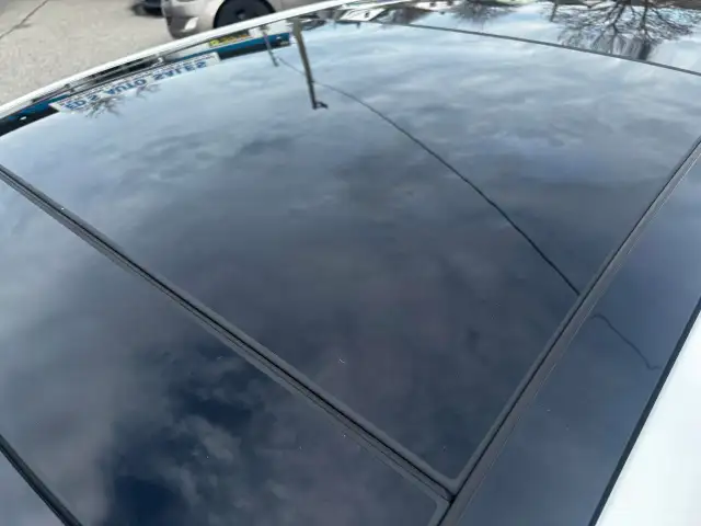 2018 Hyundai Elantra GT GLS, Panoramic Roof, Back-Up-Camera, Pus - Photo 11