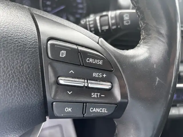 2018 Hyundai Elantra GT GLS, Panoramic Roof, Back-Up-Camera, Pus - Photo 22