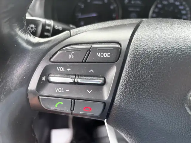 2018 Hyundai Elantra GT GLS, Panoramic Roof, Back-Up-Camera, Pus - Photo 23