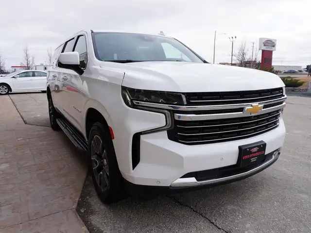 2023 Chevrolet Suburban LT 4WD - 8 PASS - HTD LEATHER - Photo 8