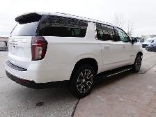 2023 Chevrolet Suburban LT 4WD - 8 PASS - HTD LEATHER - Photo 9