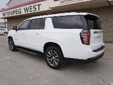 2023 Chevrolet Suburban LT 4WD - 8 PASS - HTD LEATHER - Photo 13