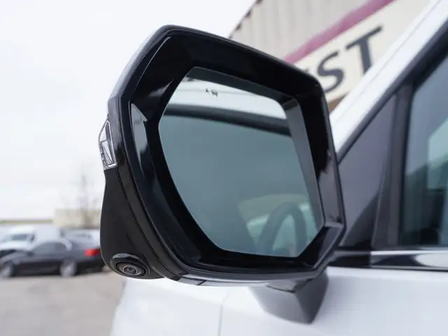 2023 Chevrolet Suburban LT 4WD - 8 PASS - HTD LEATHER - Photo 15