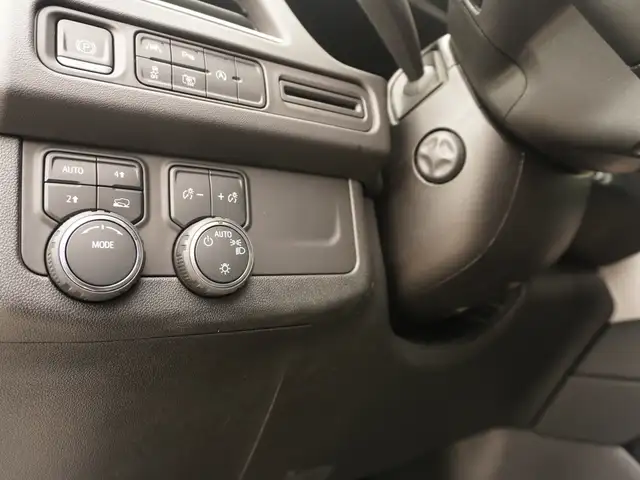 2023 Chevrolet Suburban LT 4WD - 8 PASS - HTD LEATHER - Photo 18