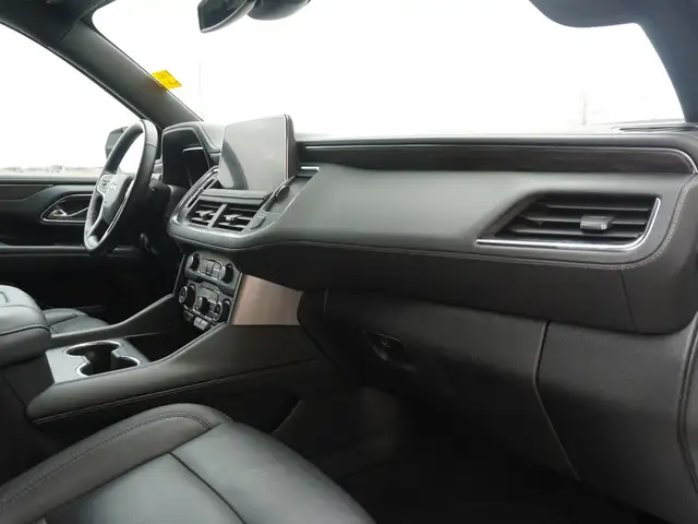 2023 Chevrolet Suburban LT 4WD - 8 PASS - HTD LEATHER - Photo 35