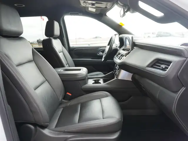 2023 Chevrolet Suburban LT 4WD - 8 PASS - HTD LEATHER - Photo 36