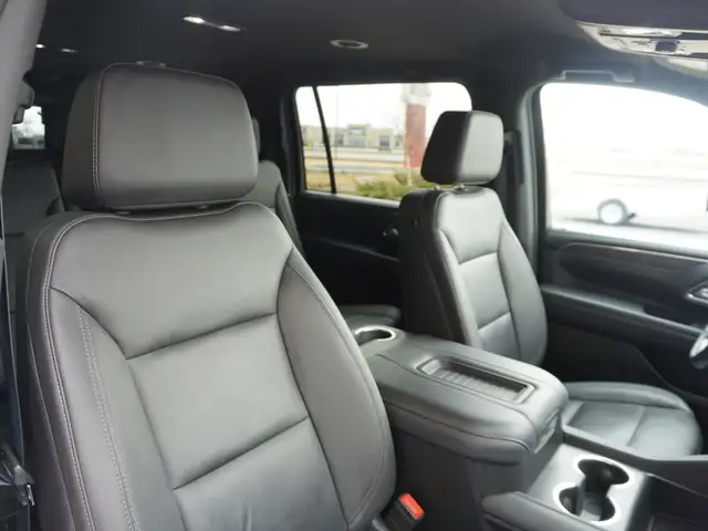 2023 Chevrolet Suburban LT 4WD - 8 PASS - HTD LEATHER - Photo 37