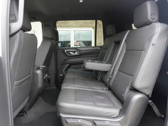 2023 Chevrolet Suburban LT 4WD - 8 PASS - HTD LEATHER - Photo 40