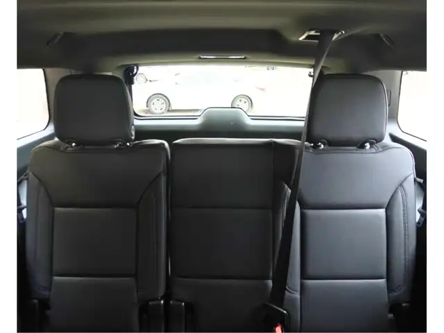 2023 Chevrolet Suburban LT 4WD - 8 PASS - HTD LEATHER - Photo 42