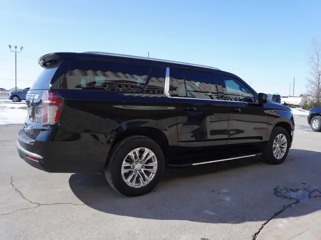 2024 Chevrolet Suburban 4WD LT - 7 Passenger - DURAMAX DIESEL - Photo 2