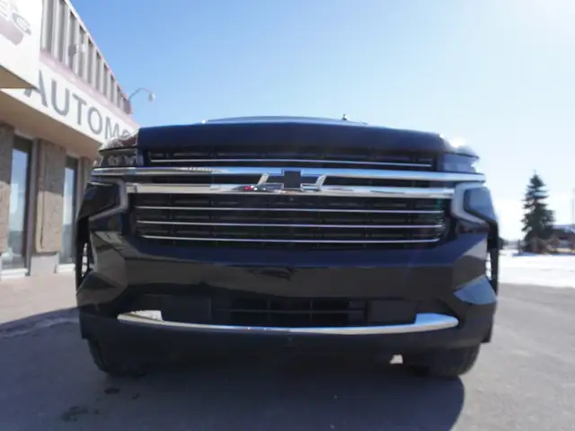 2024 Chevrolet Suburban 4WD LT - 7 Passenger - DURAMAX DIESEL - Photo 10