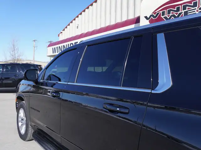 2024 Chevrolet Suburban 4WD LT - 7 Passenger - DURAMAX DIESEL - Photo 12