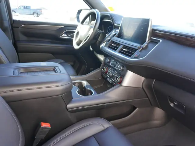 2024 Chevrolet Suburban 4WD LT - 7 Passenger - DURAMAX DIESEL - Photo 18