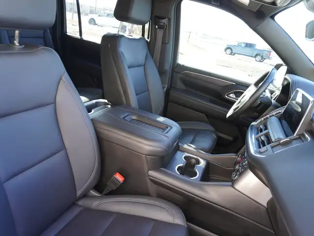 2024 Chevrolet Suburban 4WD LT - 7 Passenger - DURAMAX DIESEL - Photo 19
