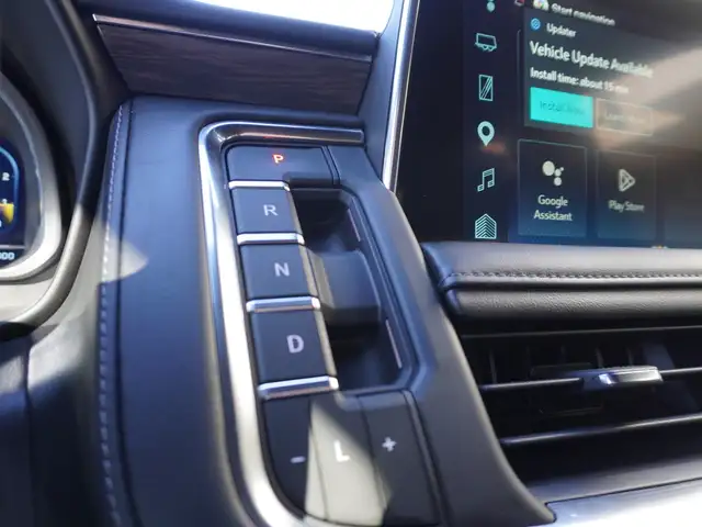 2024 Chevrolet Suburban 4WD LT - 7 Passenger - DURAMAX DIESEL - Photo 23