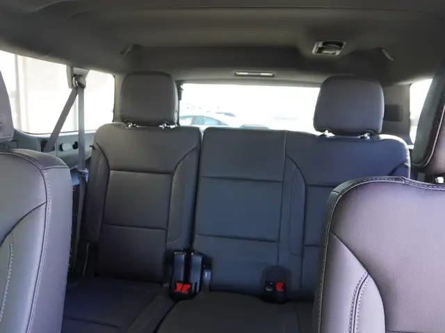 2024 Chevrolet Suburban 4WD LT - 7 Passenger - DURAMAX DIESEL - Photo 25